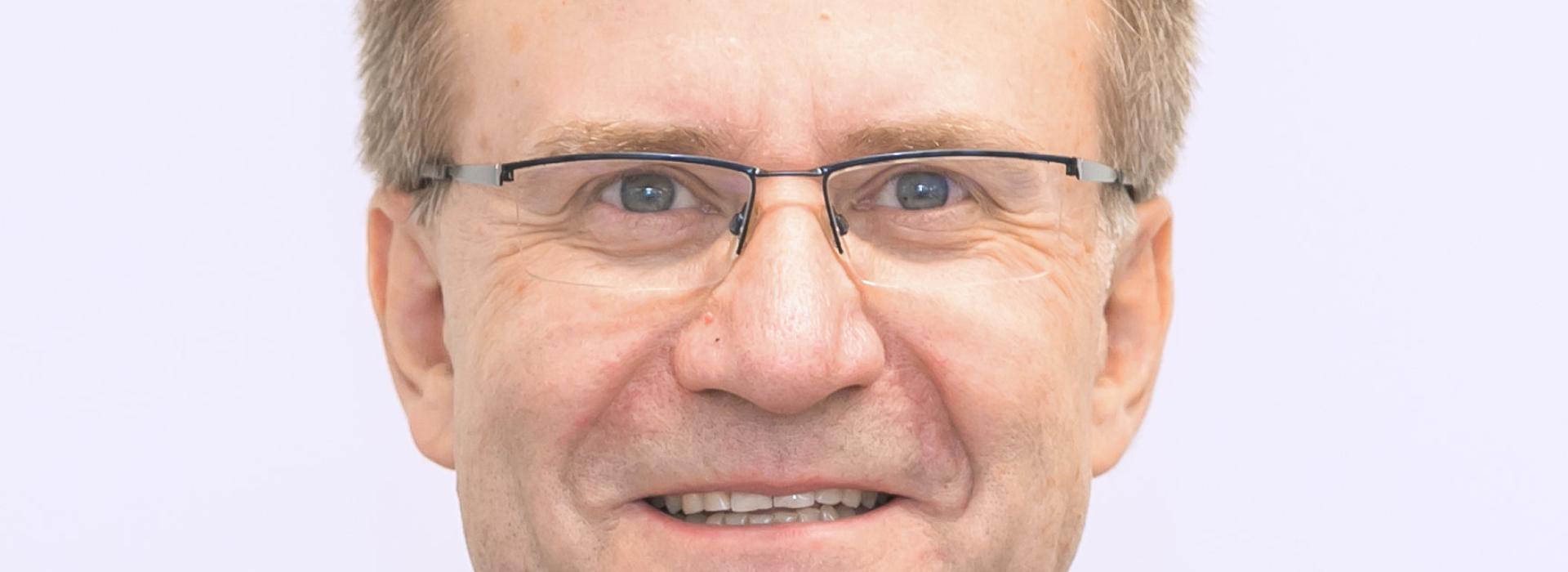 Zeigt Prof. Dr. Peter Zimmerling